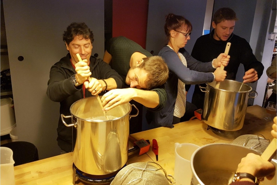 Cours de brassage - Inclus: bière à volonté, fondue et 4-5 litres de votre propre bière 2 [article_picture_small]