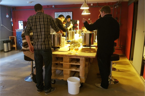 Cours de brassage - Inclus: bière à volonté, fondue et 4-5 litres de votre propre bière 3 [article_picture_small]