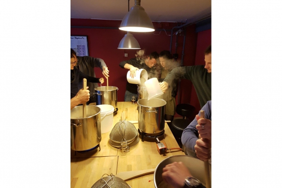 Cours de brassage - Inclus: bière à volonté, fondue et 4-5 litres de votre propre bière 5 [article_picture_small]