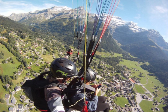 Vol biplace en parapente - Aux Diablerets - inclus une trentaine de photos souvenir  [article_picture_small]