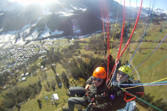 Vol biplace en parapente - Aux Diablerets - inclus une trentaine de photos souvenir 2 [article_picture_small]