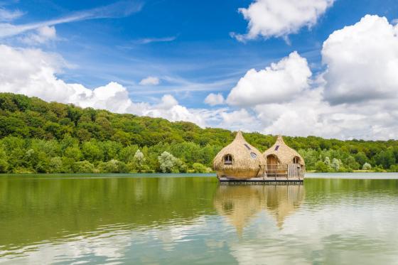 Pernottare in una capanna sull'acqua - 1 notte con colazione per 2 persone 3 [article_picture_small]