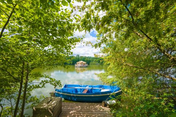 Pernottare in una capanna sull'acqua - 1 notte con colazione per 2 persone 7 [article_picture_small]