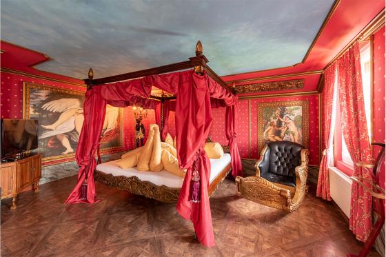 Privat-Wellness in eigener Suite - inkl. Übernachtung in der Château d'amour Suite & 3-Gang Menü 2 [article_picture_small]