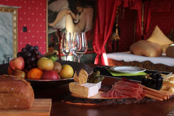 Privat-Wellness in eigener Suite - inkl. Übernachtung in der Château d'amour Suite & 3-Gang Menü 7 [article_picture_small]