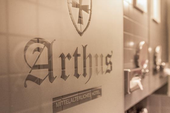 Nuit au Moyen-Âge - En chambre standard, avec petit déjeuner pour 2 personnes 2 [article_picture_small]