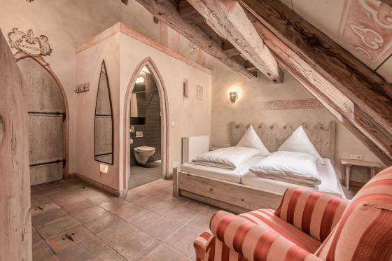 Nuit au Moyen-Âge - En chambre standard, avec petit déjeuner pour 2 personnes 3 [article_picture_small]