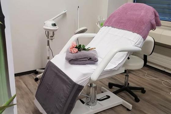 Klassische Gesichtsbehandlung - 90min. inkl. Massage und Daily Balance Tee 2 [article_picture_small]