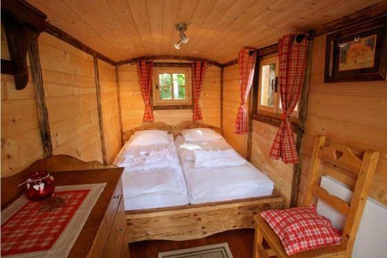 Nuit dans une roulotte - 1 nuit, avec petit déjeuner et libre accès à l'espace bien-être 1 [article_picture_small]