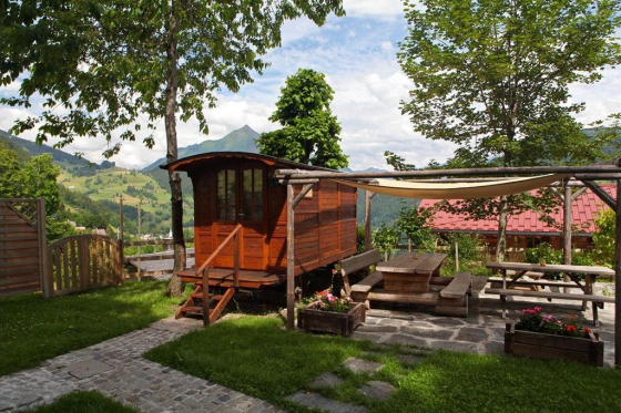 Nuit dans une roulotte - 1 nuit, avec petit déjeuner et libre accès à l'espace bien-être 7 [article_picture_small]