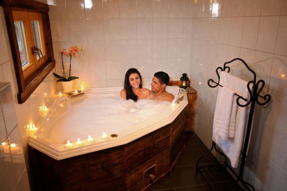 Nuit dans une roulotte - 1 nuit, avec petit déjeuner et libre accès à l'espace bien-être 9 [article_picture_small]