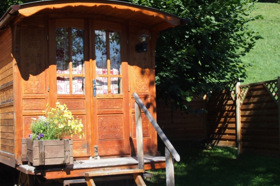 Nuit dans une roulotte - 1 nuit, avec petit déjeuner et libre accès à l'espace bien-être 12 [article_picture_small]