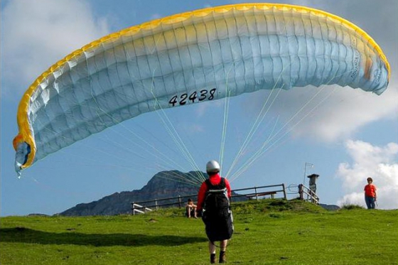 Gleitschirm Schnupperkurs - am Vierwaldstättersee  [article_picture_small]