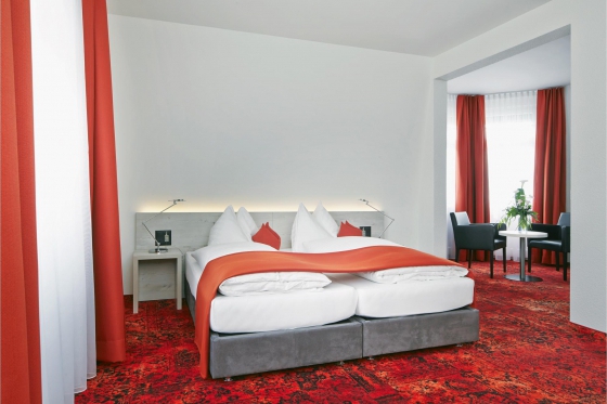 Séjour au bord du lac de Thoune - Nuit en loveroom, dîner aux chandelles et bouteille de Prosecco inclus 5 [article_picture_small]